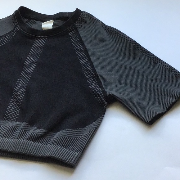 Fabletics Jessie Seamless Crop Top - Picture 8 of 11